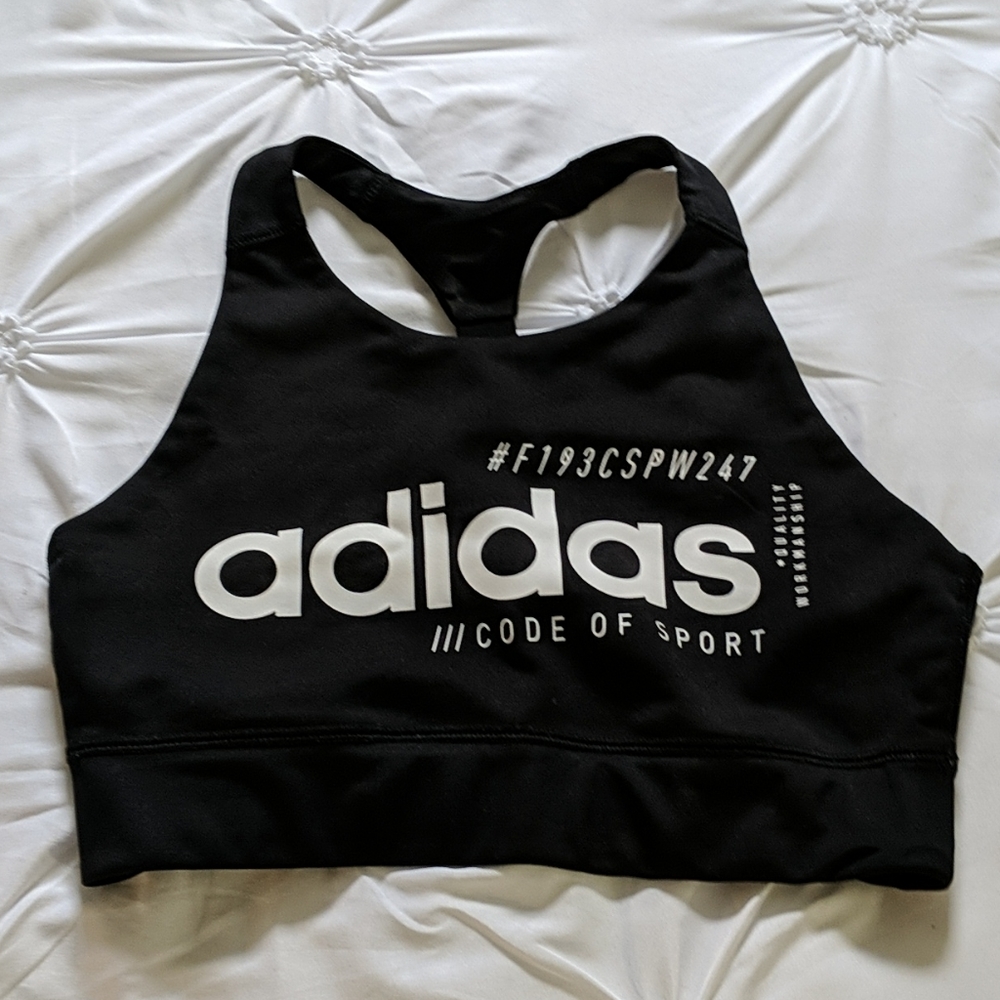 Sports bra (low support) or crop top